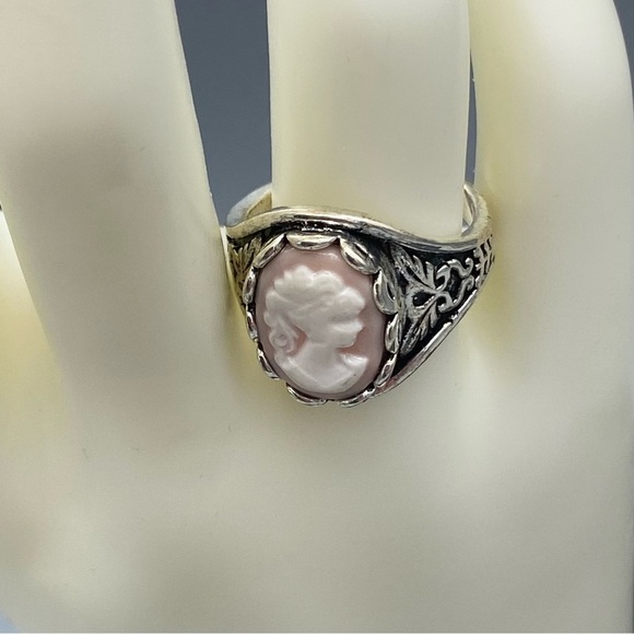 SILVER CAMEO RING SIZE 8 - Picture 10 of 11